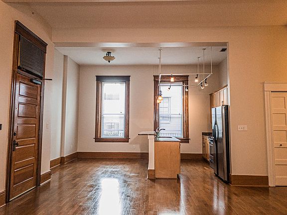 4th image of 1209 N Franklin St #B