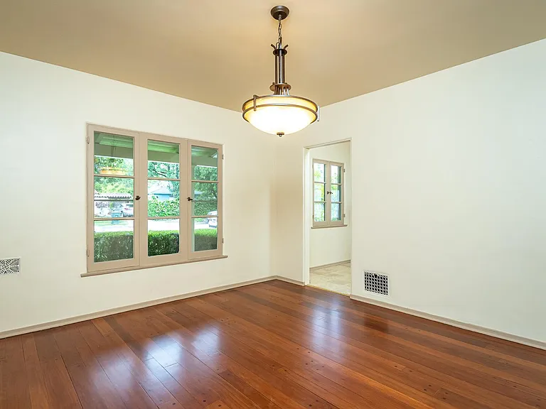908 Burchett St — Photo 10
