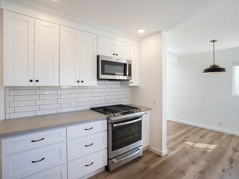 174 W Avenida Cornelio — Photo 9