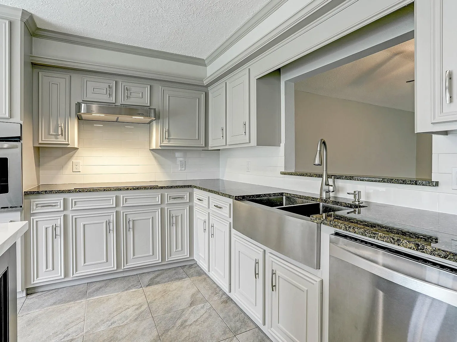 3 bed, 2.0 bath, 1586 sqft, $1,700 — Photo 3