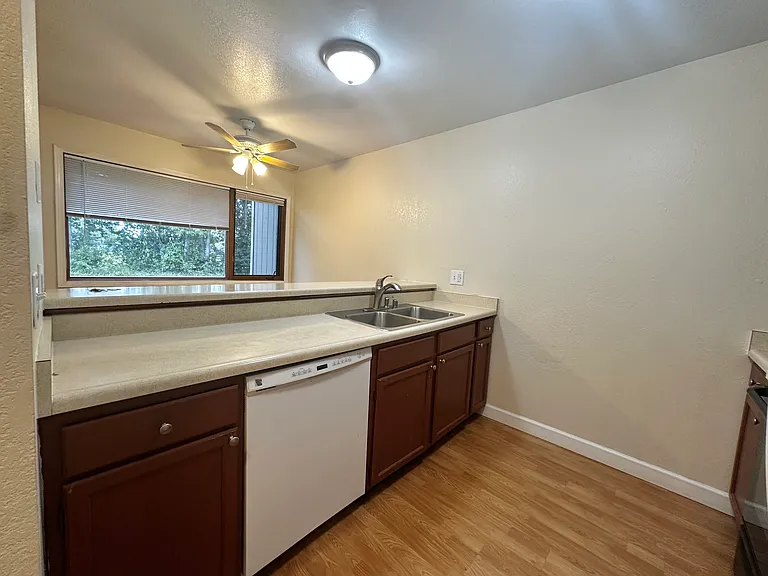 1800 Congress Cir #3 — Photo 2