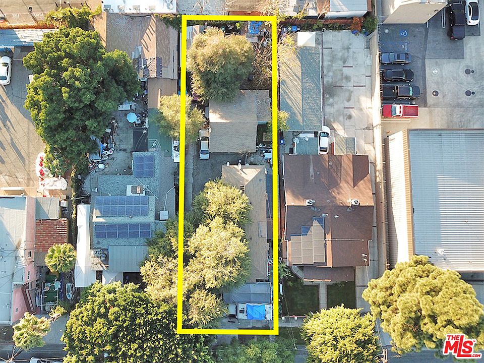 2nd image of 311 N Commonwealth Ave