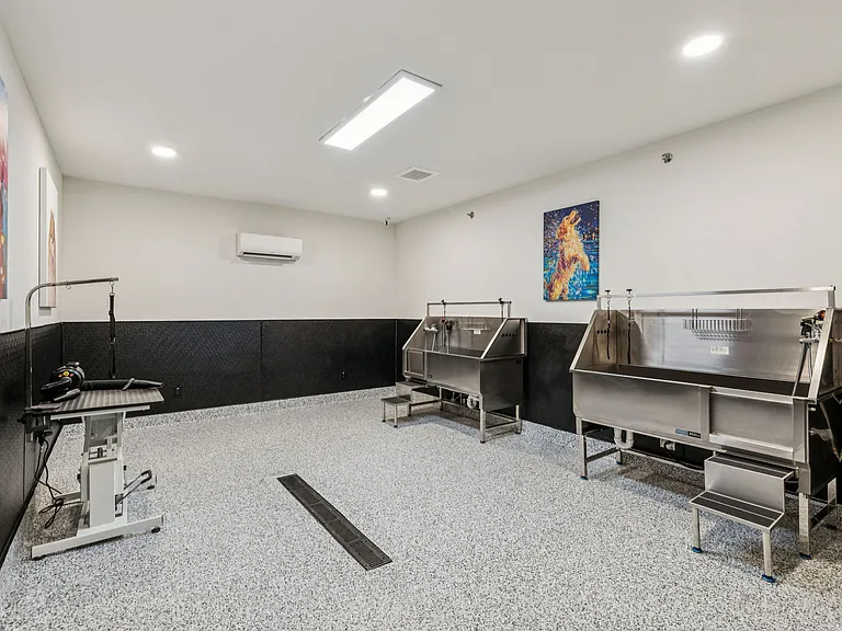 Wildwood Luxury Urban Homes — Photo 53