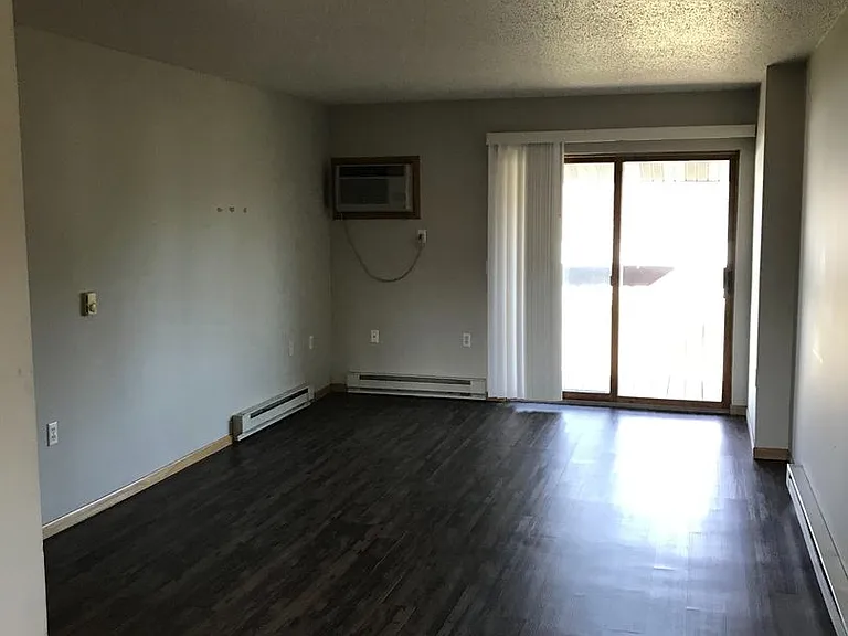 23298 Elm St — Photo 8