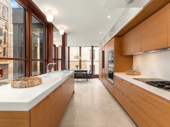 22 Gramercy Park image 7 of 23