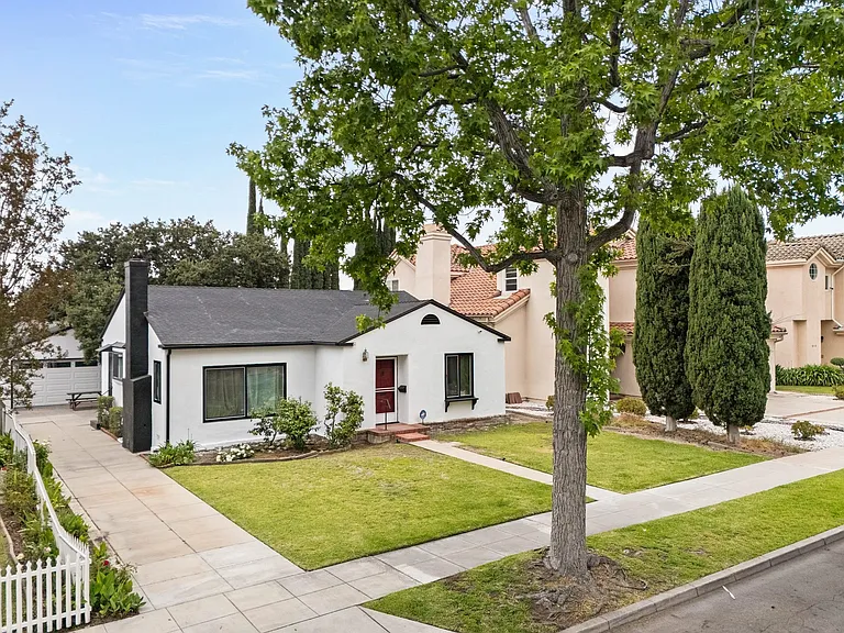 320 Laurel Ave — Photo 35