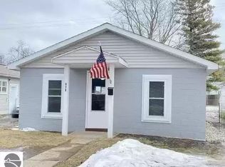 628 Bridge Ave, Alma, MI 48801