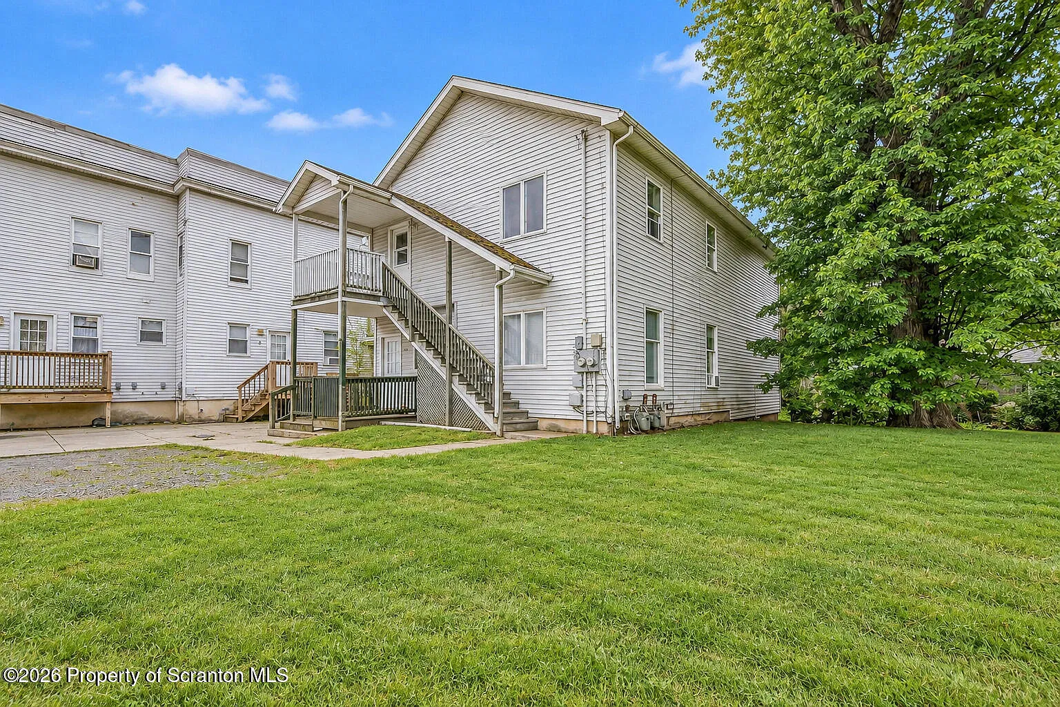 108 E Market St — Photo 1