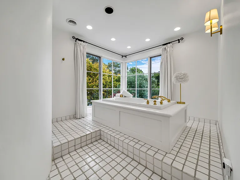 1041 Las Amigas Rd — Photo 21