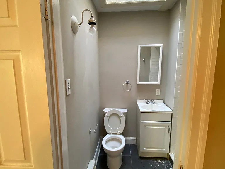 421 S 15th St #3R — Photo 11