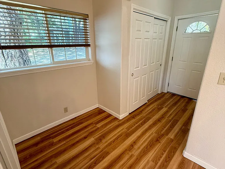 14720 Lynshar Rd — Photo 18