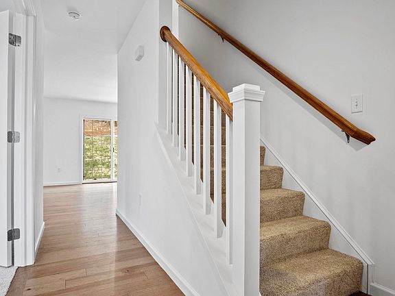 4th image of 214 Rockville Blvd