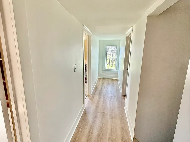 1213 Glenwood Heights Rd — Photo 4