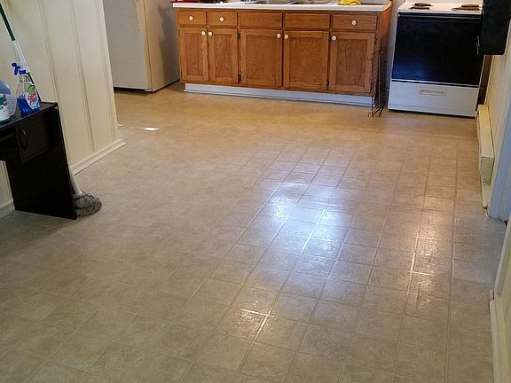 5th image of 9605 12th Bay St APT A