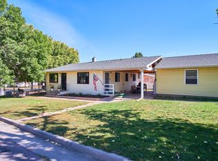 301 S 18th St, Hot Springs, SD 57747