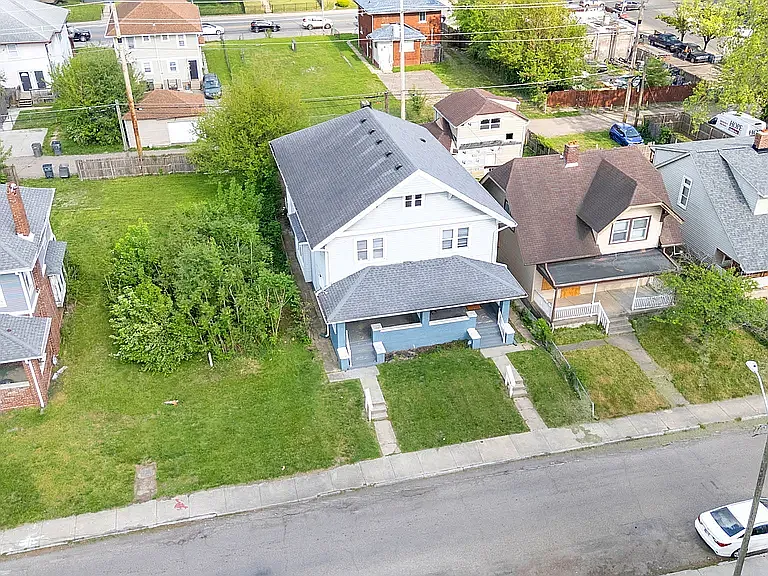 3019 Broadway St — Photo 2