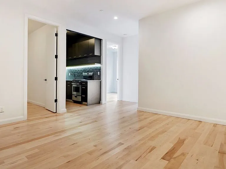 316 Evergreen Ave #4FF — Photo 10