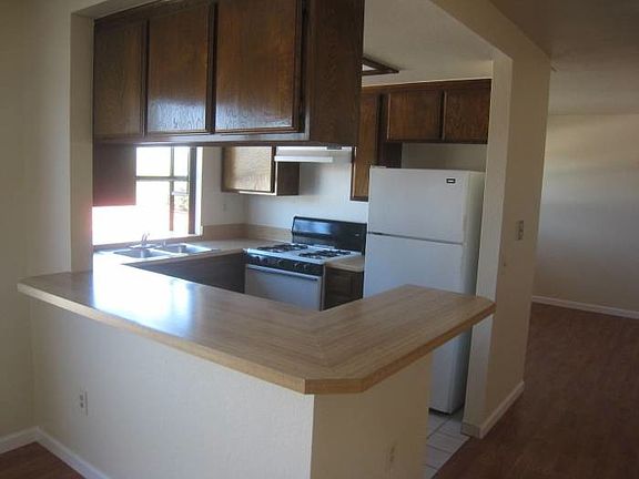 4th image of 711 Franklin Ln APT 1