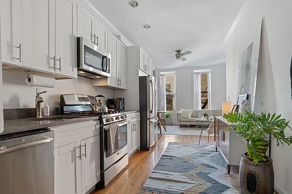 Rented by Compass | media 13