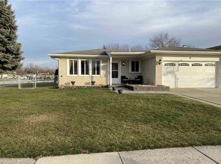 39522 Owendale Dr, Sterling Heights, MI 48310
