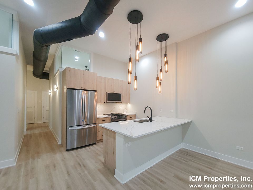 1st image of 3827 N Southport Ave APT 1