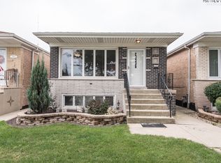 7021 W 63rd Pl, Chicago, IL 60638