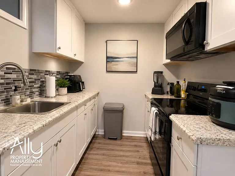 1210 Agnese St #B — Photo 5