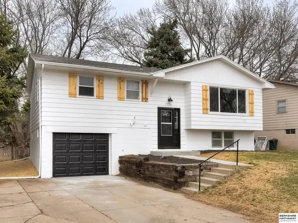 7736 Mary St, Omaha, NE 68122