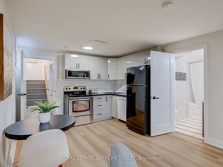 143 Voltarie Cres — Photo 31