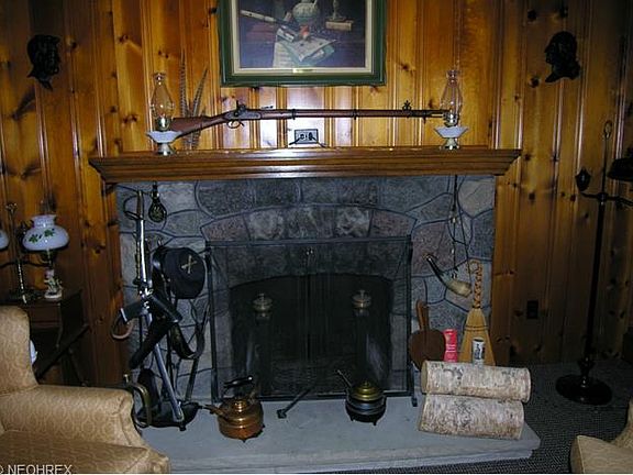 4th image of 2079 Reveley Ave