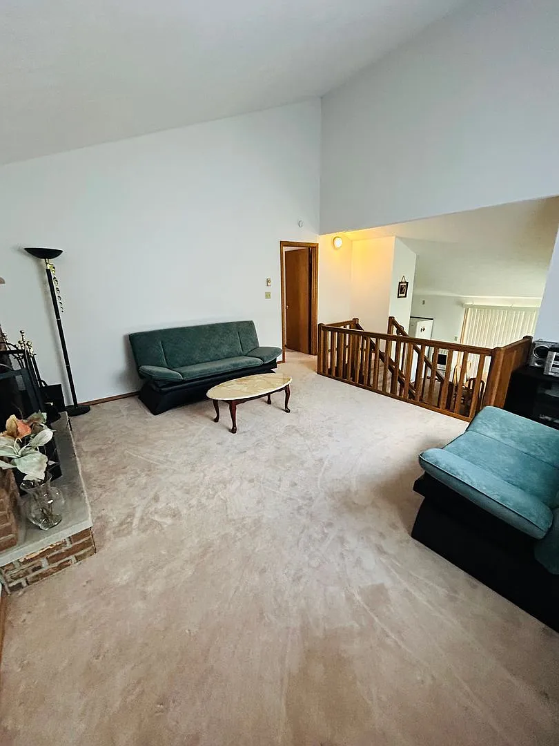 Bright and spacious 3-bedroom, 1-bath home featuring a nice backyard — Photo 3