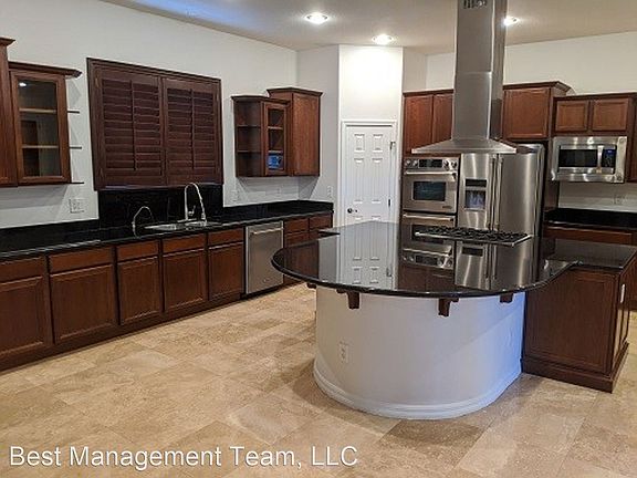 2nd image of 8393 Bella Famiglia Ave