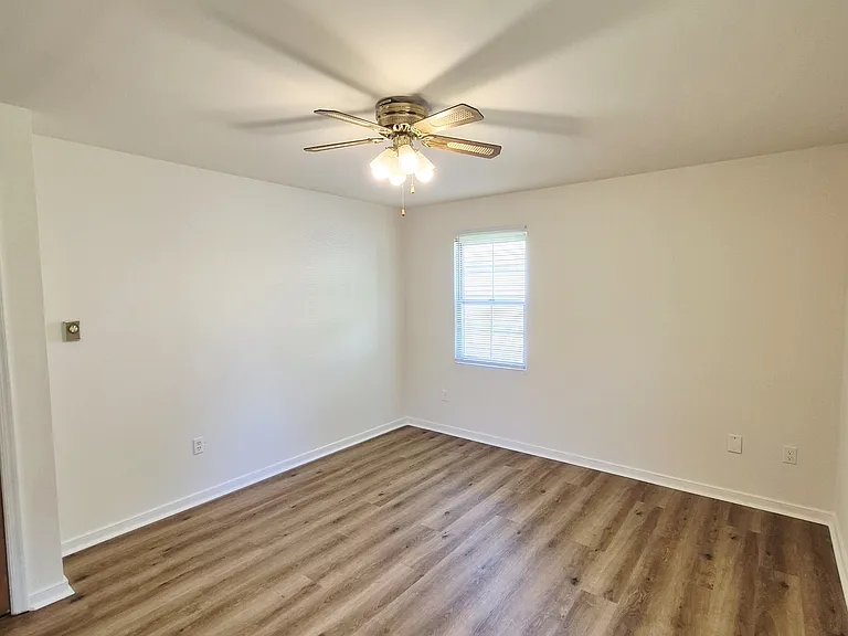 1412 Blair St — Photo 28