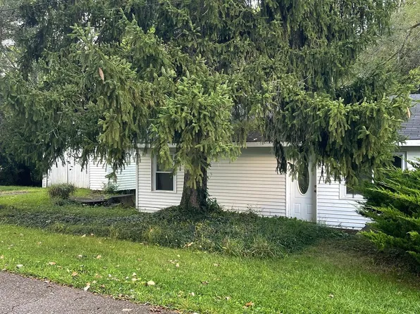 6590 Brockhurst Blvd, West Bloomfield, MI 48322