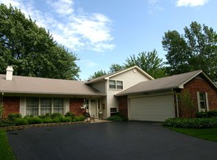 140 Red Bridge Rd, Lake Zurich, IL 60047