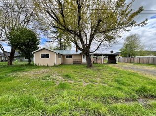 220 Ervin Ave, Roseburg, OR 97471