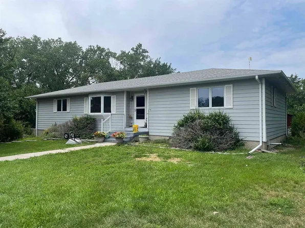 11740 W Oregon Trail Rd, Roseland, NE 68973