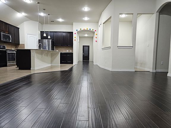 3rd image of 2321 Leeward Pl