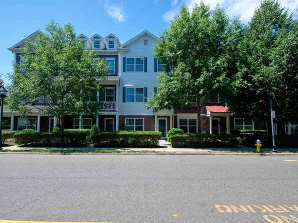 7 Lager Lane #7, Patchogue, NY 11772