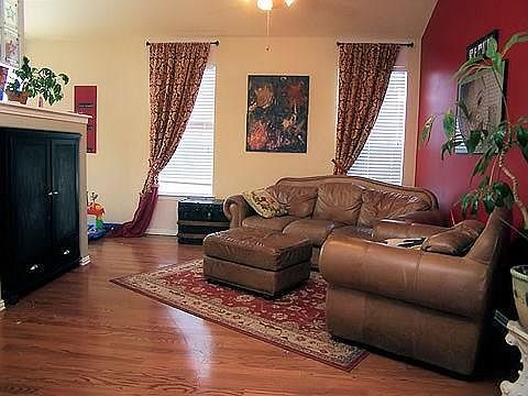 2nd image of 1708 Forsythe Dr