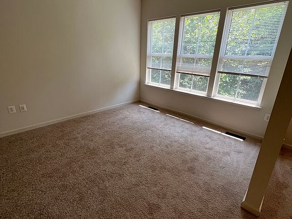 3rd image of 1406 Graham Dr
