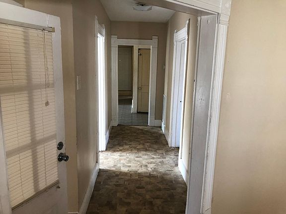 2nd image of 801 1/2 W Main St