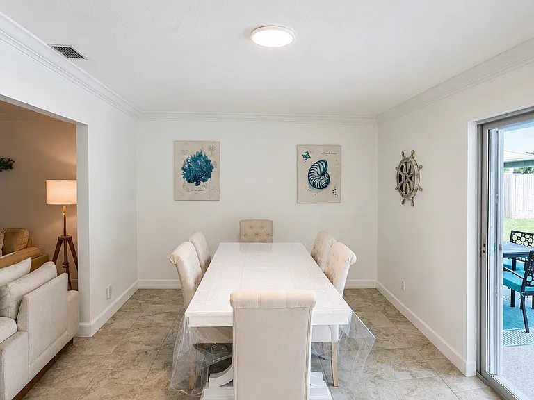 2502 NE 15th Ln — Photo 16