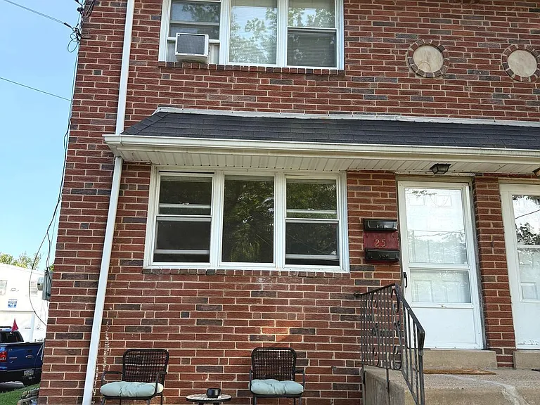 25 S Sylvania Ave — Photo 1