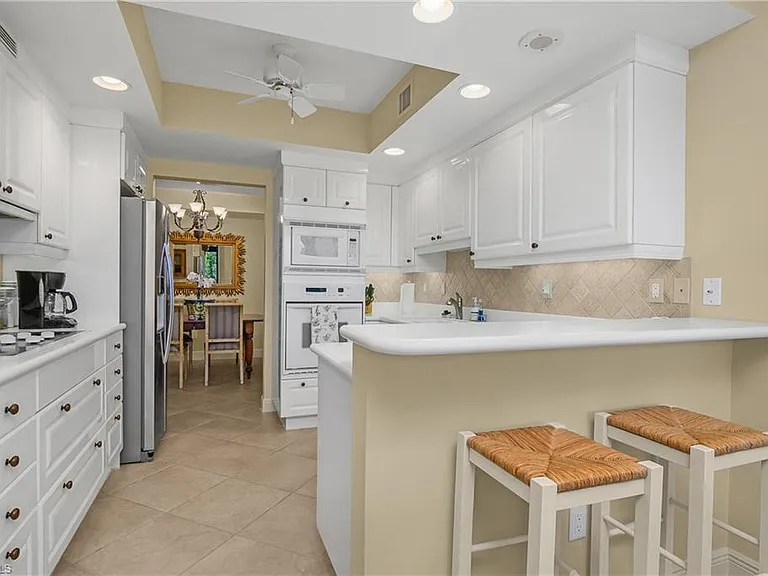 7225 Pelican Bay Blvd #204 — Photo 8
