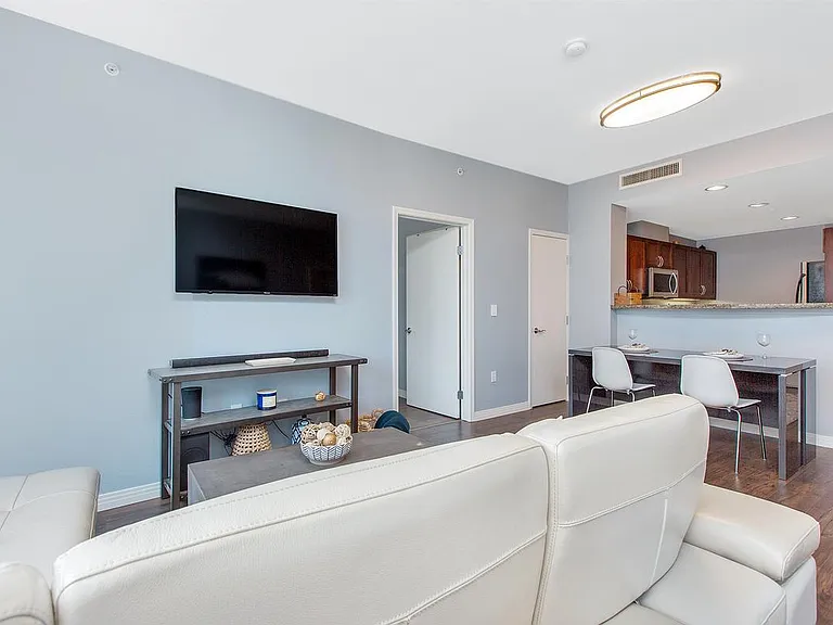 530 K St #814 — Photo 9