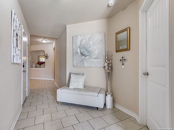 4th image of 4122 Salado