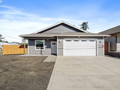 1520 Lakeshore Dr, Coos Bay, OR, 97420