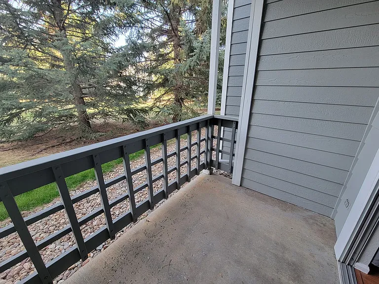 7438 Singing Hills Dr — Photo 32