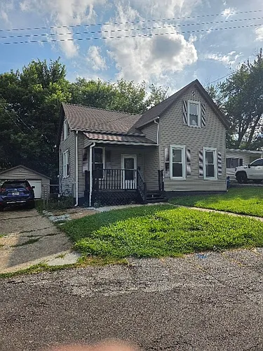 2502 Main St Photo 1